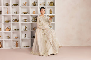 Aylin Sorelle Ivana back