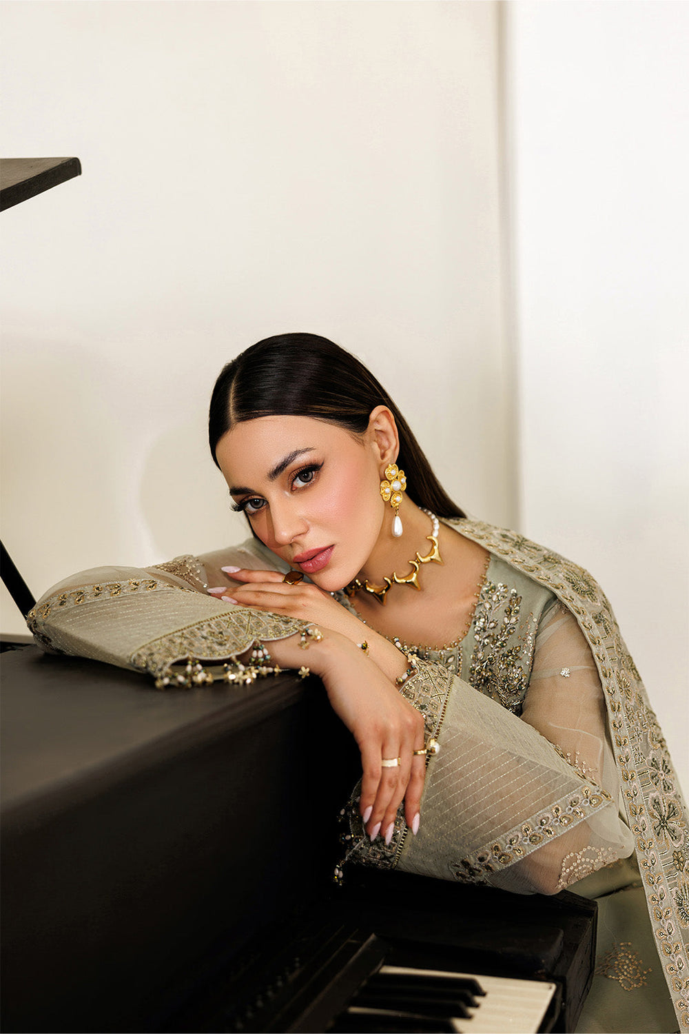 Alizeh Aymal | AZ-AA-04-JAVI | Formal Luxury Suit