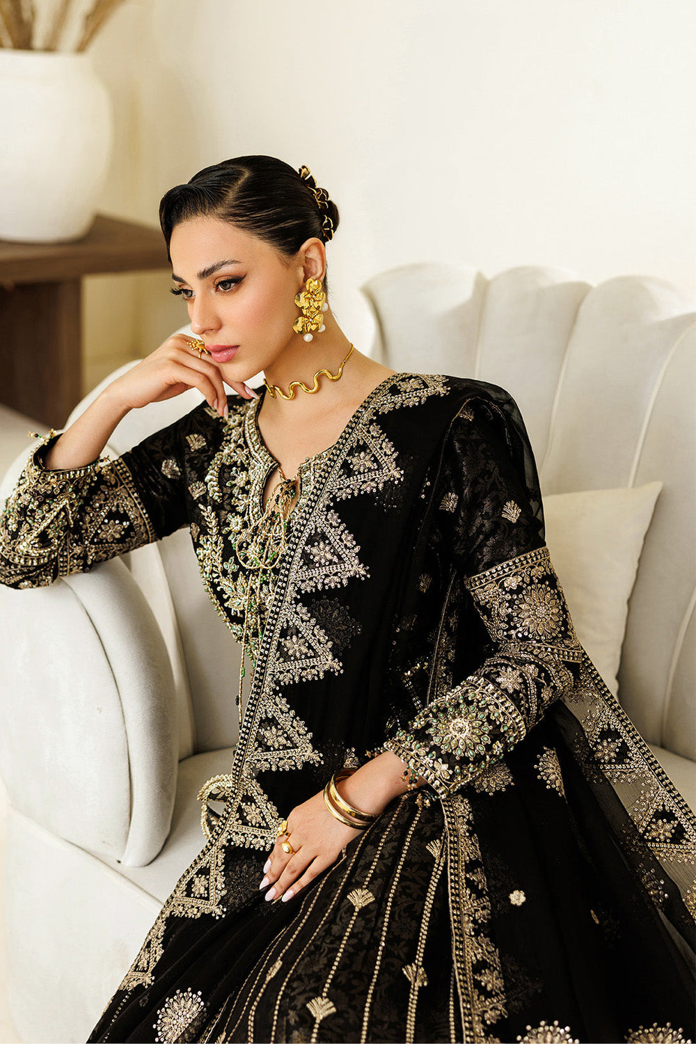 Alizeh Aymal | AZ-AA-05-BLANC | Formal Luxury Suit