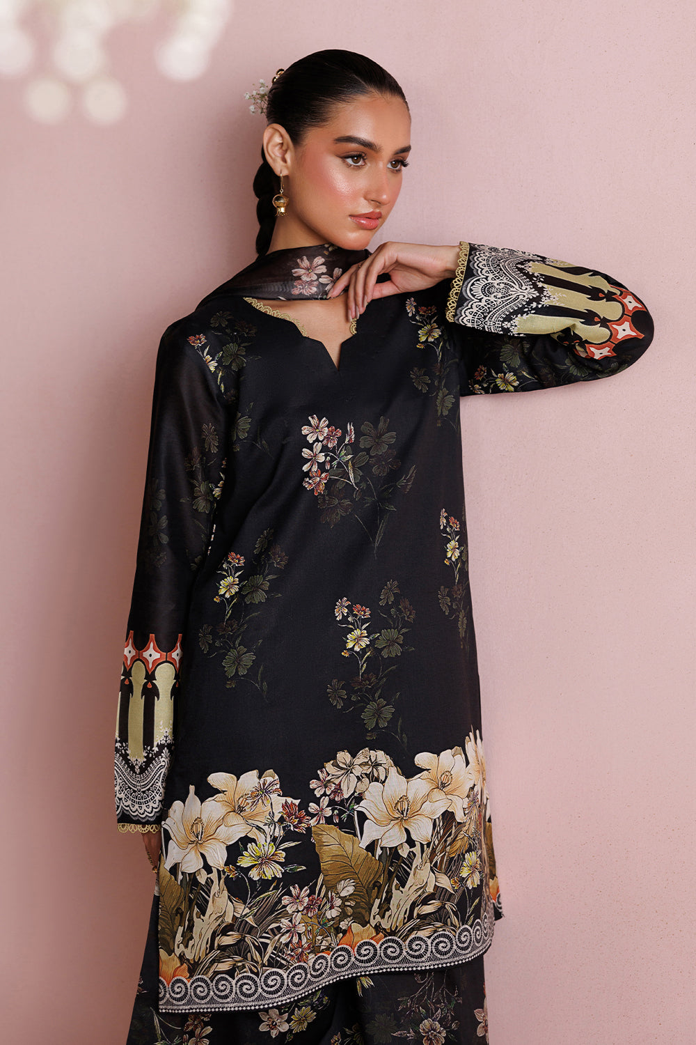 ESRA AZ-ES-DP-18 Black Printed Lawn Suit - Detail