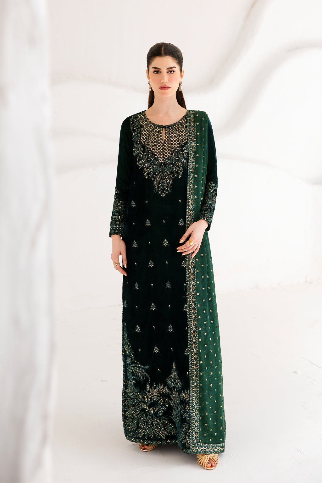 Emaan Adeel Velvet Affair Amorette velvet formal 3 piece stitched suit AZ-EA-AMORETTE