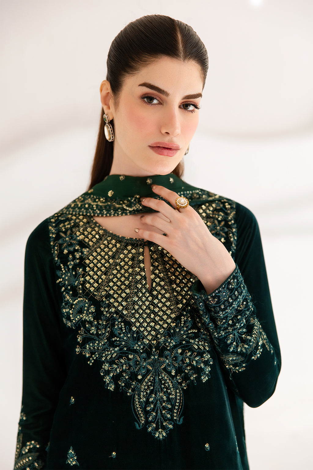 Emaan Adeel Velvet Affair Amorette velvet formal 3 piece stitched suit AZ-EA-AMORETTE