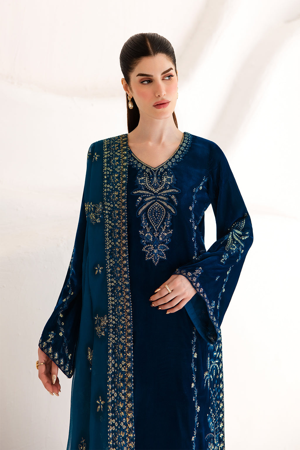 Emaan Adeel Velvet Affair Evanthe velvet formal 3 piece stitched suit AZ-EA-EVANTHE
