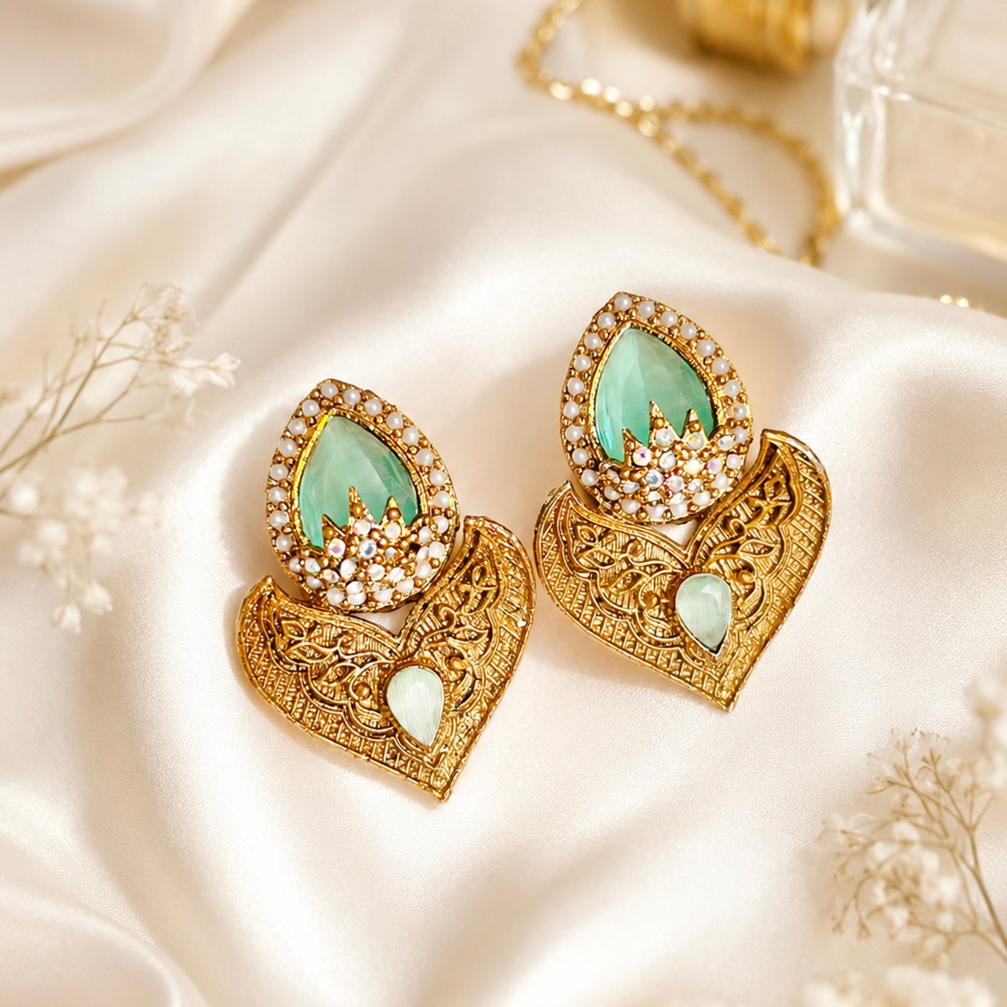 By La Lueur | ER-170 | Dilruba Earrings