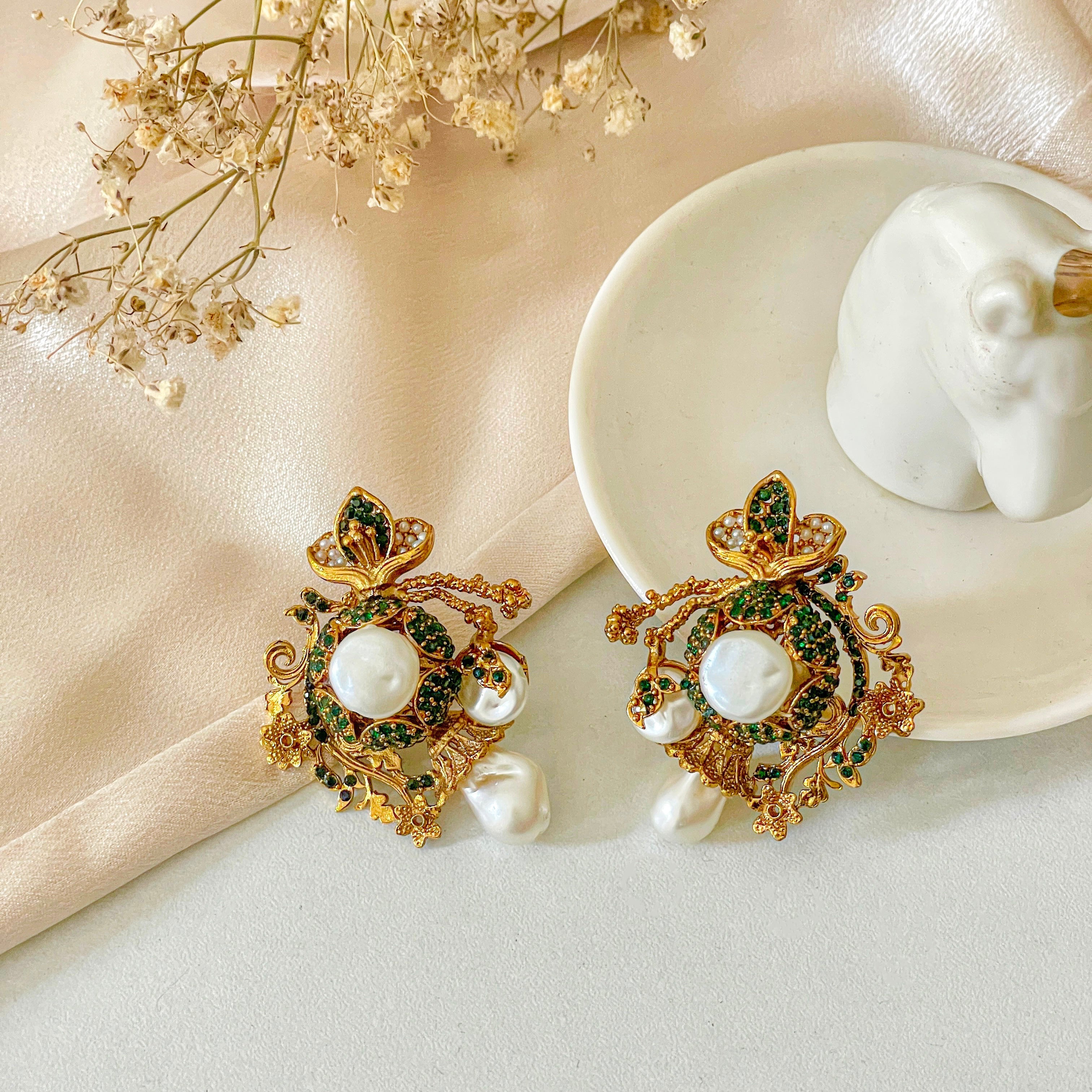 By La Lueur | ER-109 | Koh-e-Gohar Earrings - Emerald Green