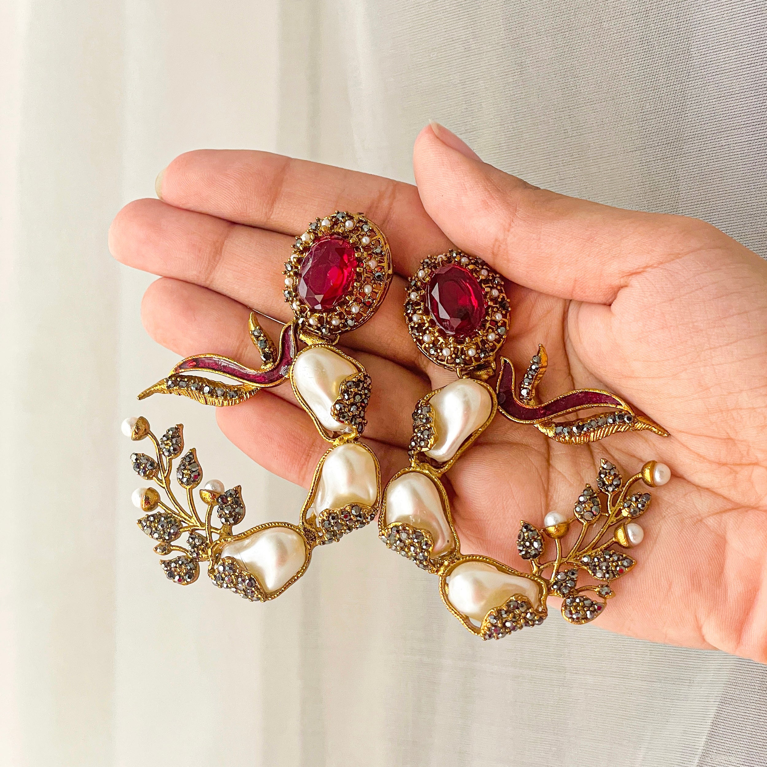 Koh-e-Kahf Earrings - Ruby Gilt