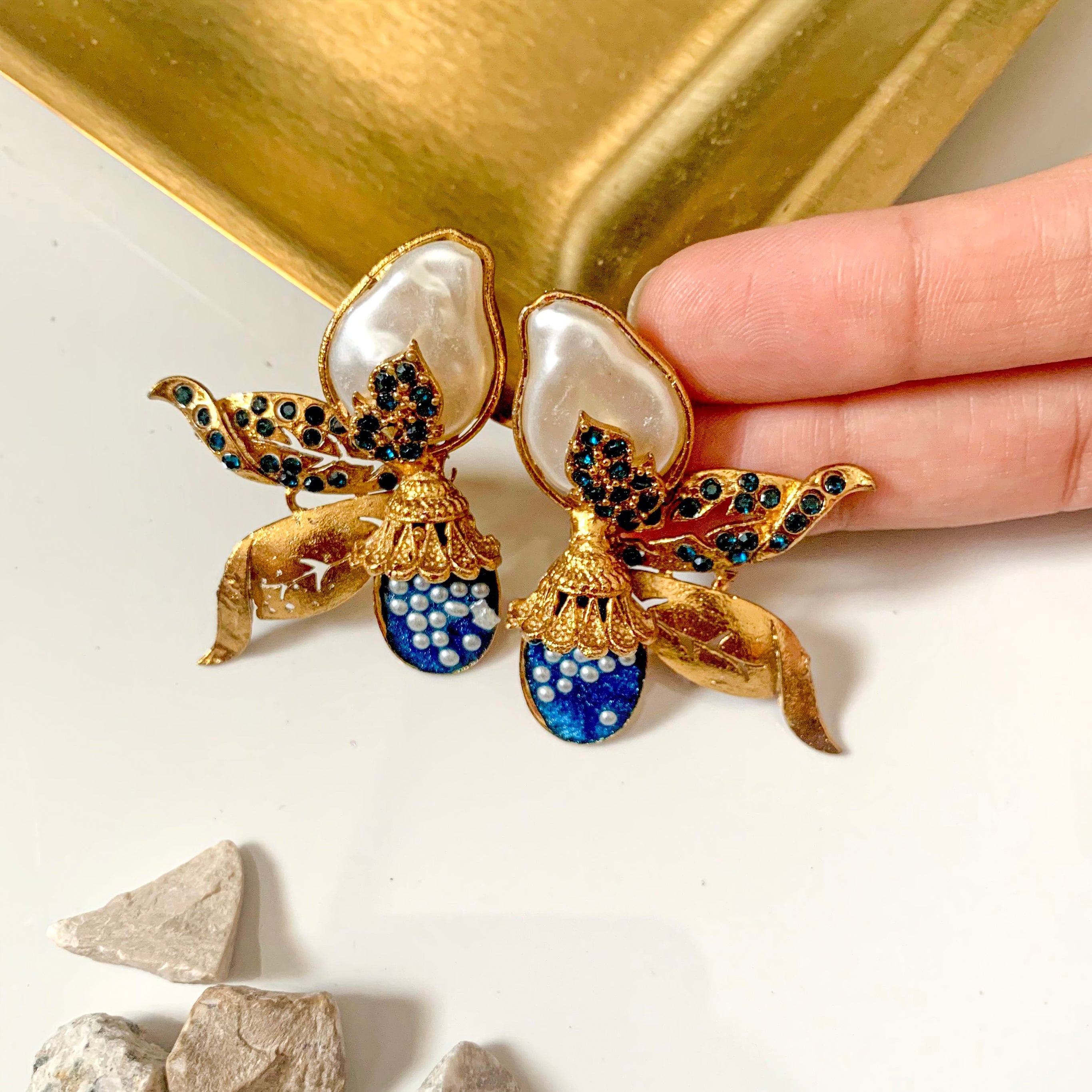 By La Lueur | ER-86 | Husn-e-Dil Earrings - Midnight Gilt