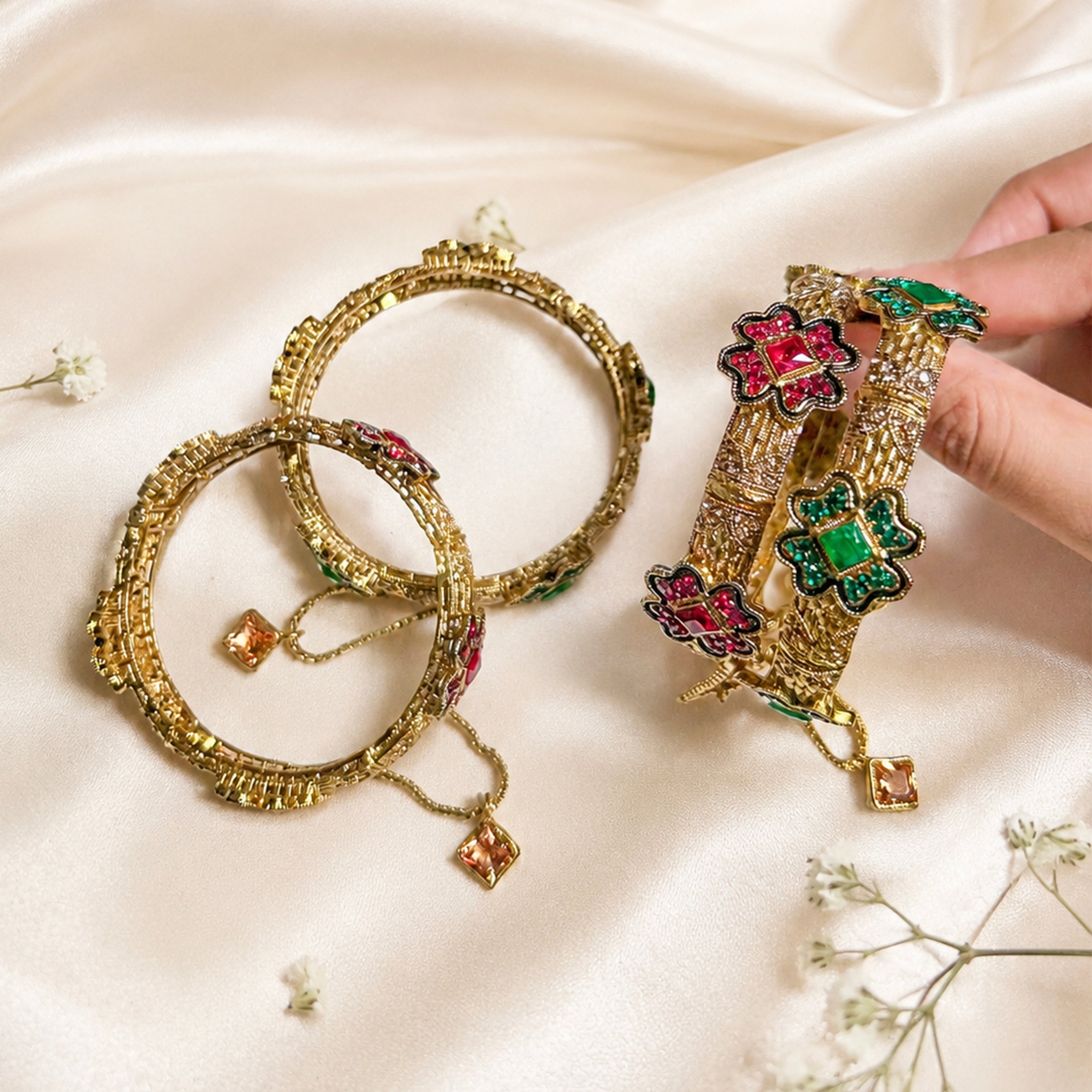 By La Lueur | BN-64 | Gulmina Bangles