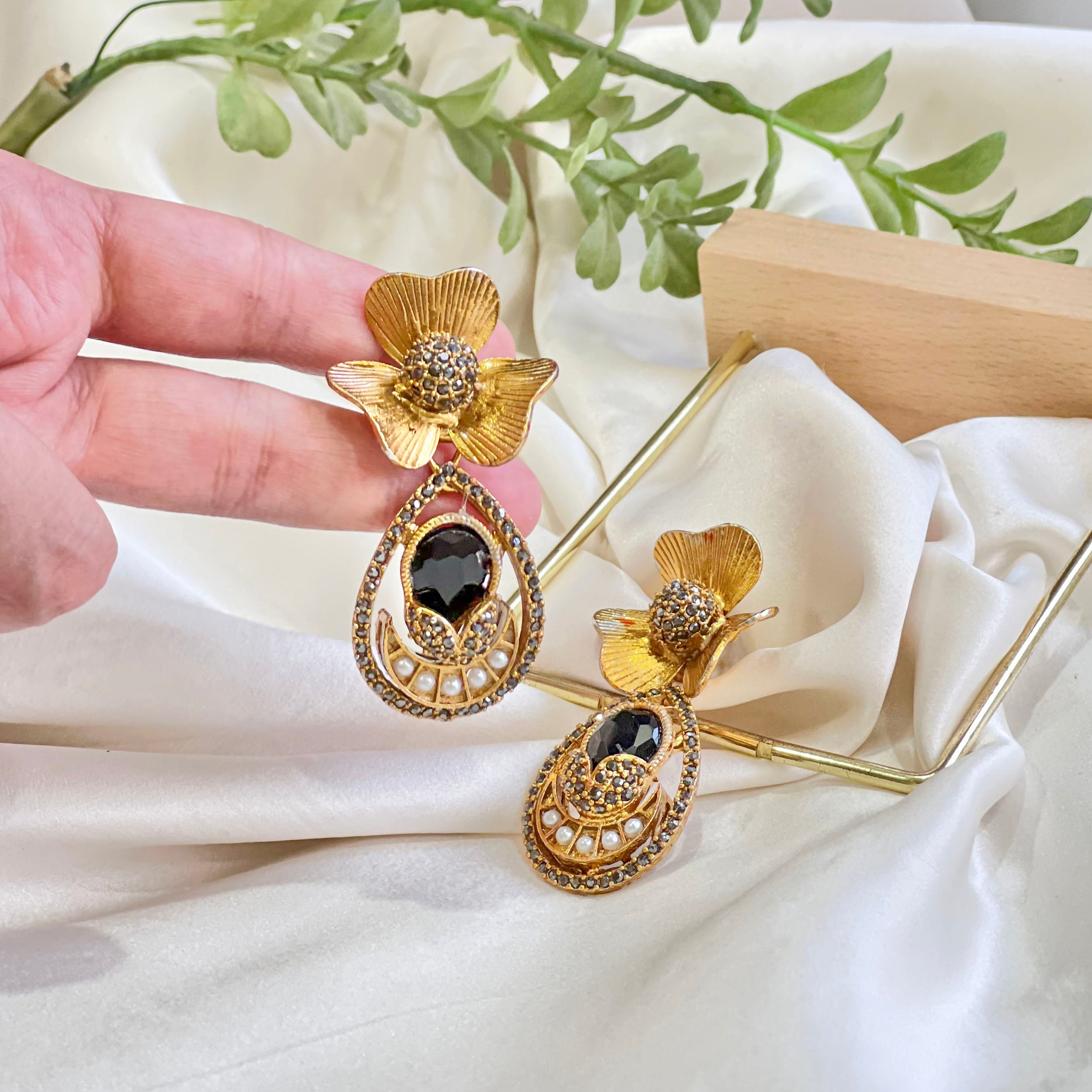 By La Lueur | Laleh Earrings - Onyx