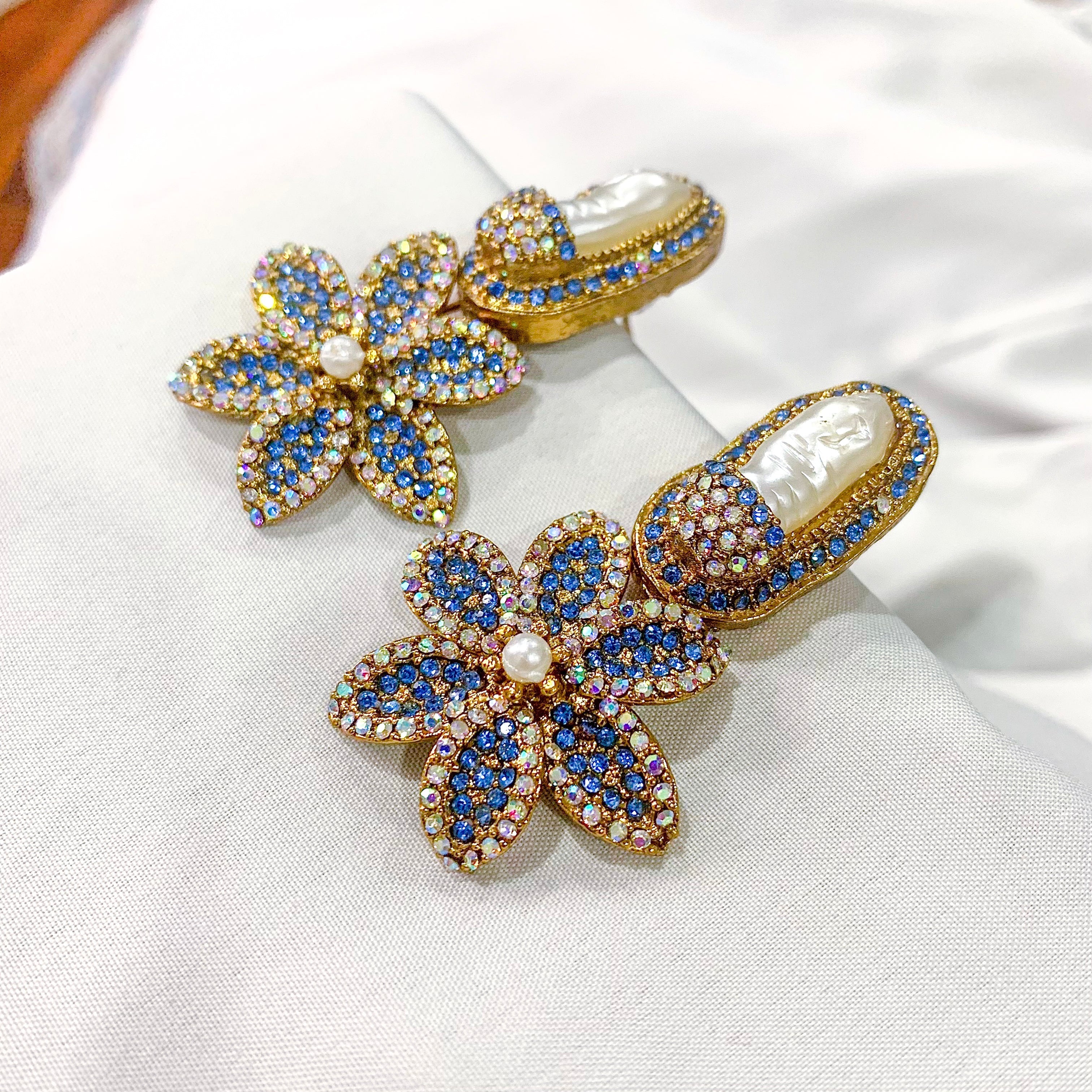 By La Lueur | ER-124 | Naghma-e-Naz Earrings - Blue Sapphire