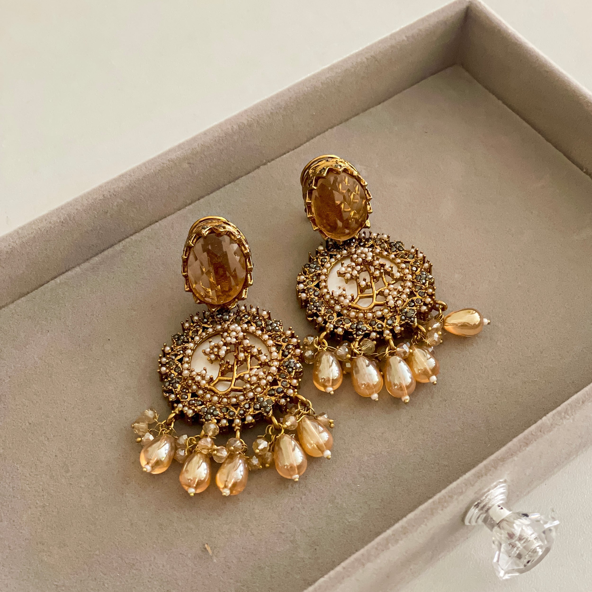 By La Lueur | ER-63 | Norah Earrings - Champagne