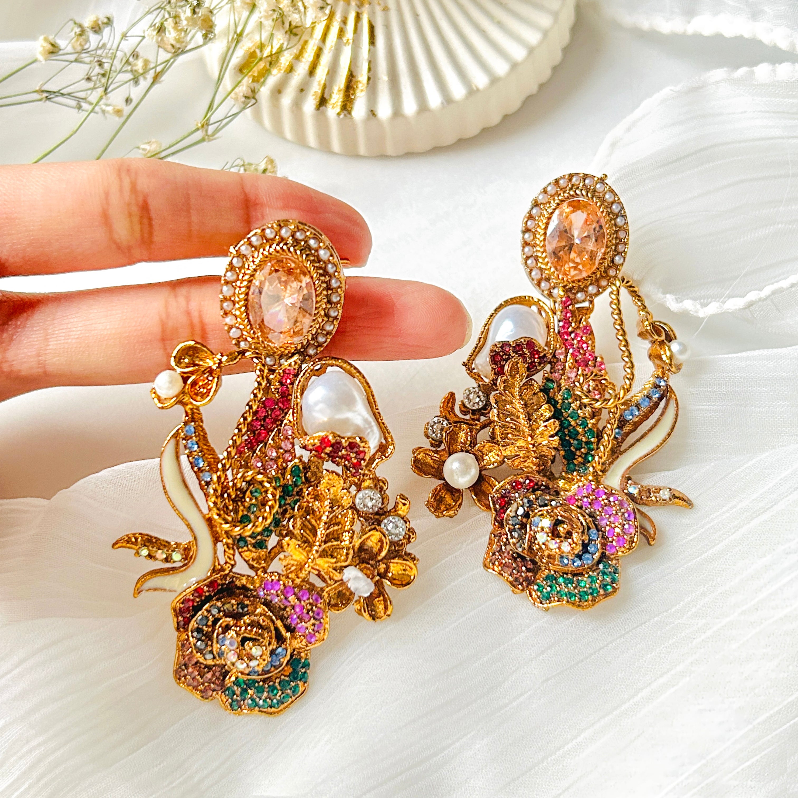 By La Lueur | Sargam Earrings - Champagne