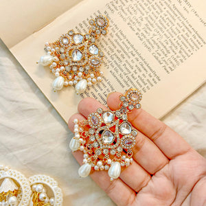 By La Lueur | Sheeshmahal Earrings - Pearl White