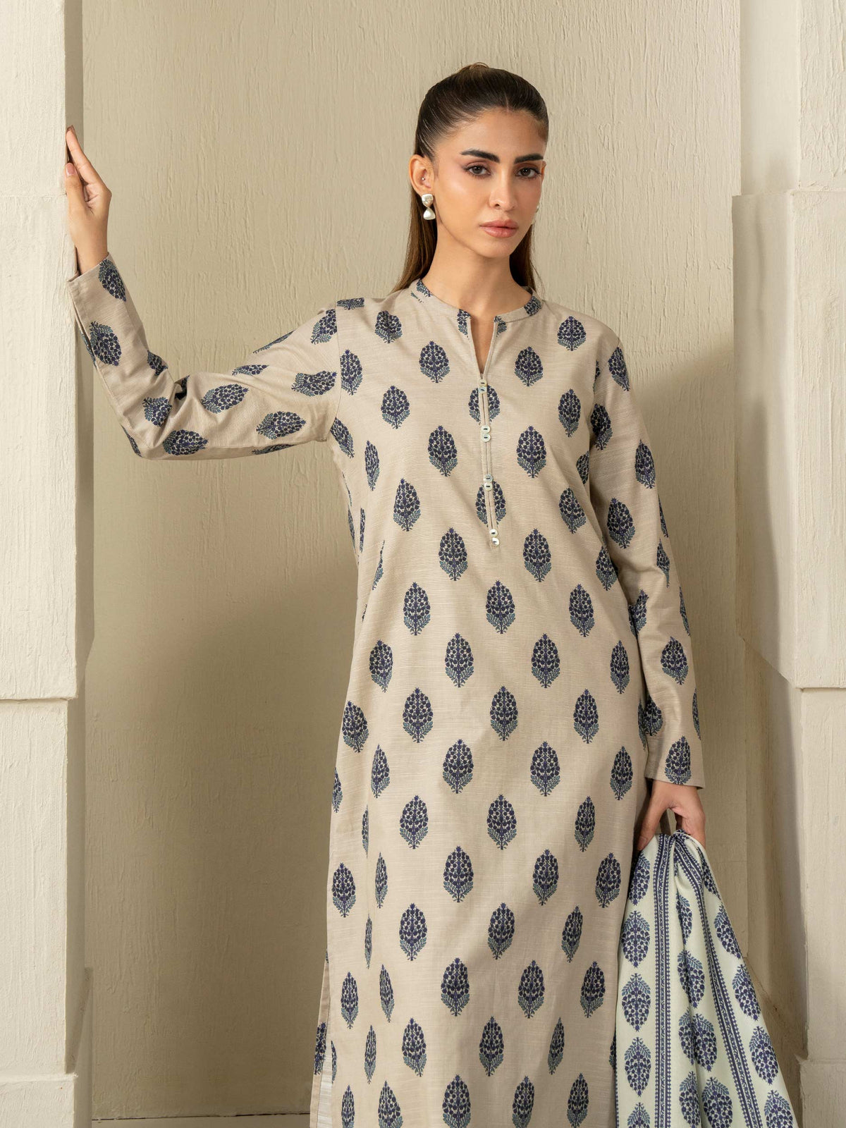 Limelight Beige khaddar printed 3 piece stitched suit AZ-LL-U4685-B